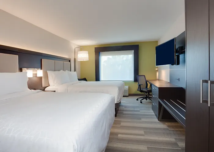 Resort: Holiday Inn Express Hotel & Suites Fort Lauderdale Airport/Cruise Port By Ihg
