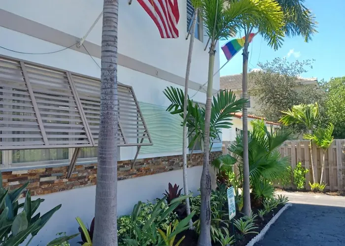 Hotel: The Big Coconut Guesthouse - Gay Men'S Resort