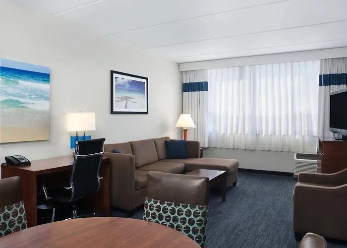 Central hotel: Four Points By Sheraton Fort Lauderdale Airport/Cruise Port